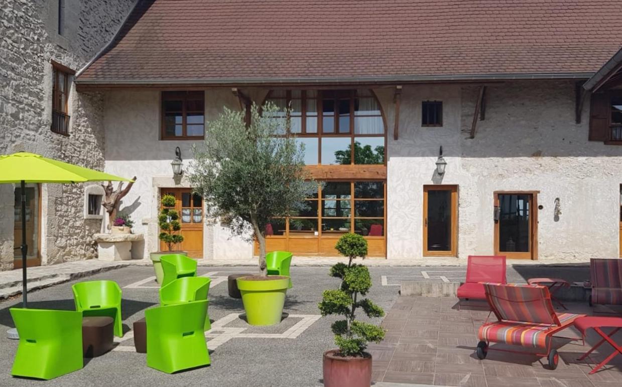Hotel Le Domaine De Tizo Saint-Victor-de-Morestel Exterior foto